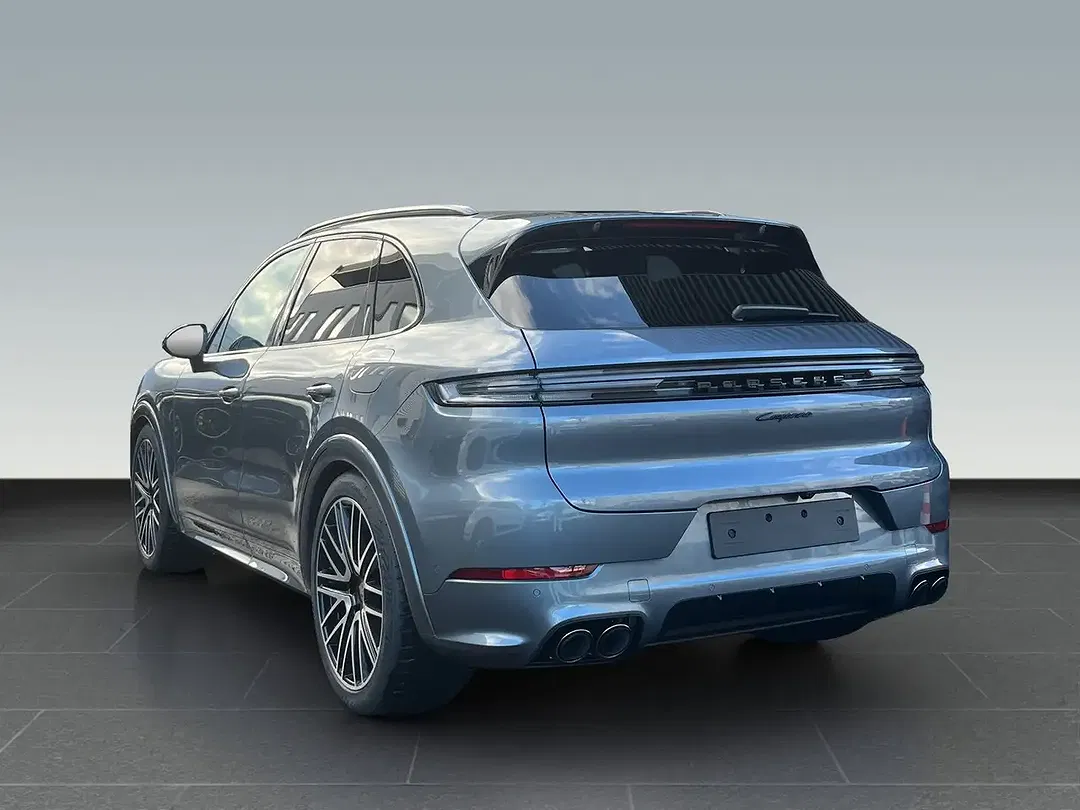 Porsche Cayenne - Thumbnail 3