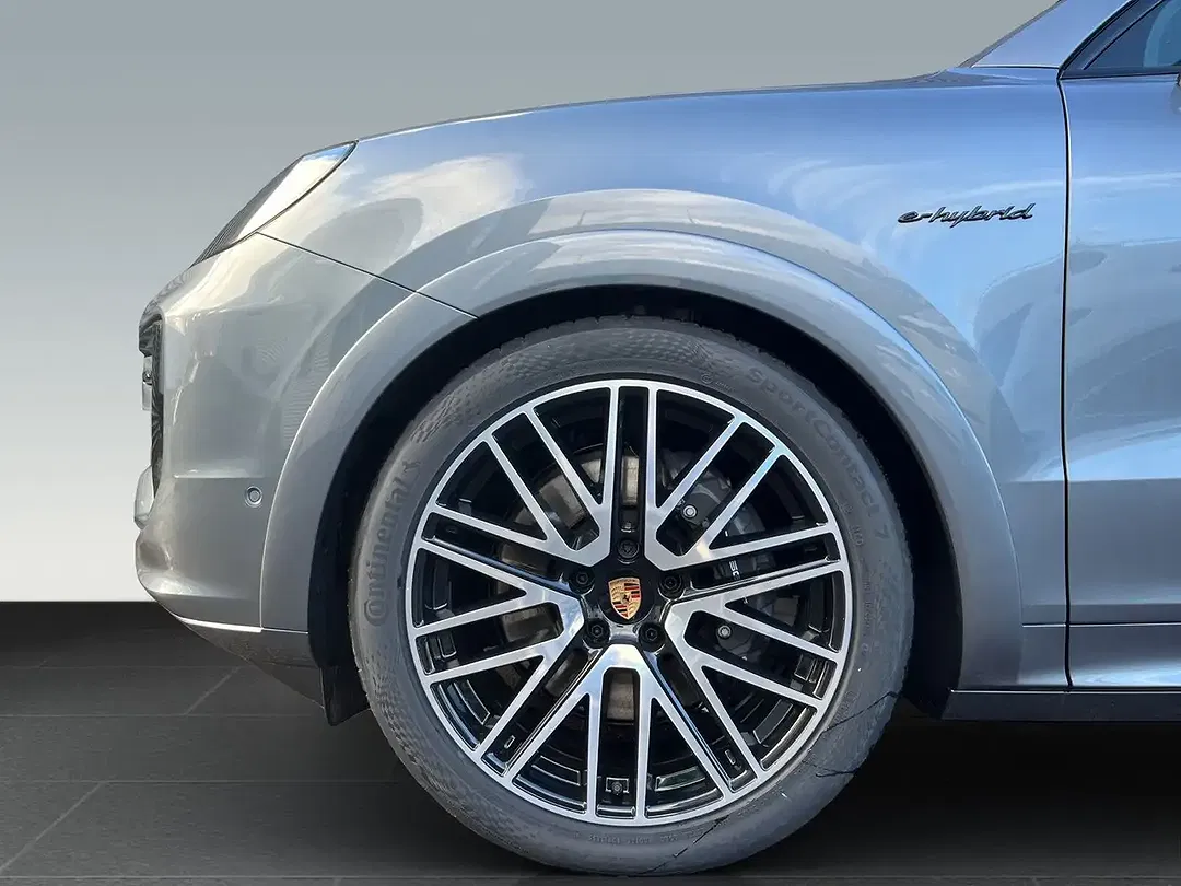 Porsche Cayenne - Thumbnail 8
