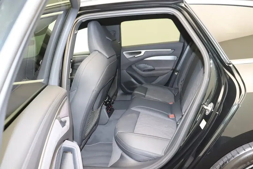 Audi A6 - Thumbnail 11