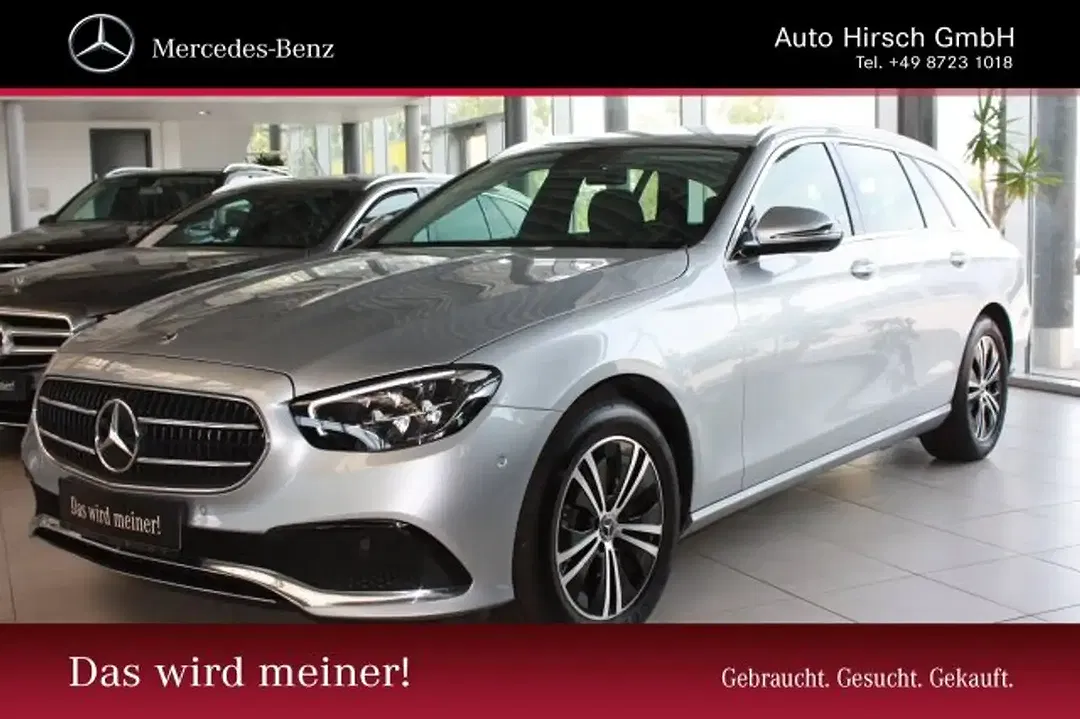 Mercedes-Benz E 220 - Thumbnail 1