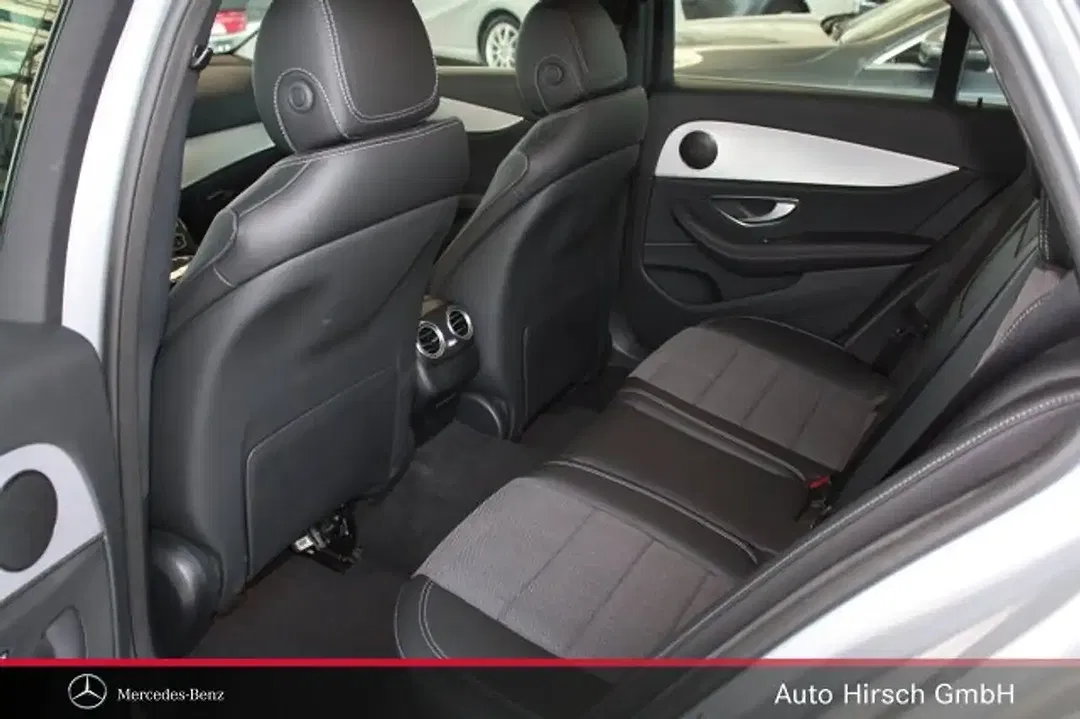 Mercedes-Benz E 220 - Thumbnail 8