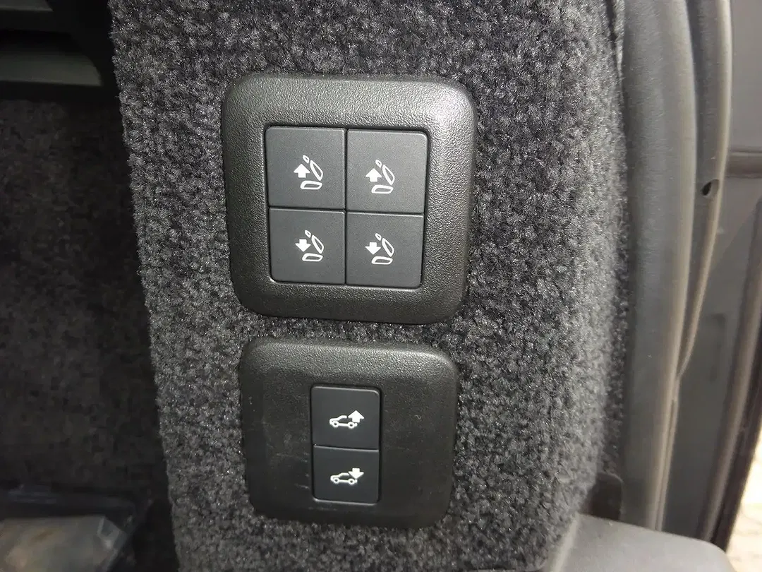 Land Rover Range Rover - Thumbnail 11