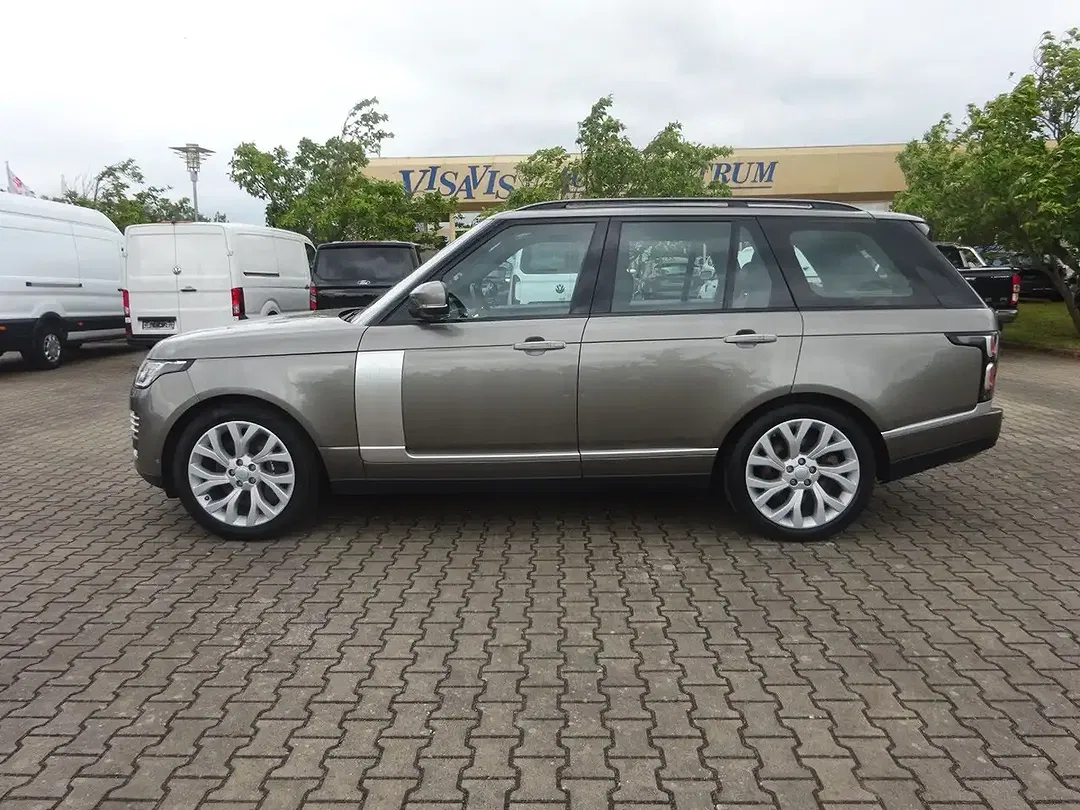 Land Rover Range Rover - Thumbnail 2