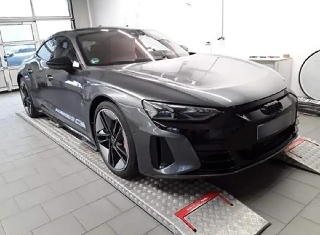 Audi RS e-tron GT - Thumbnail 7
