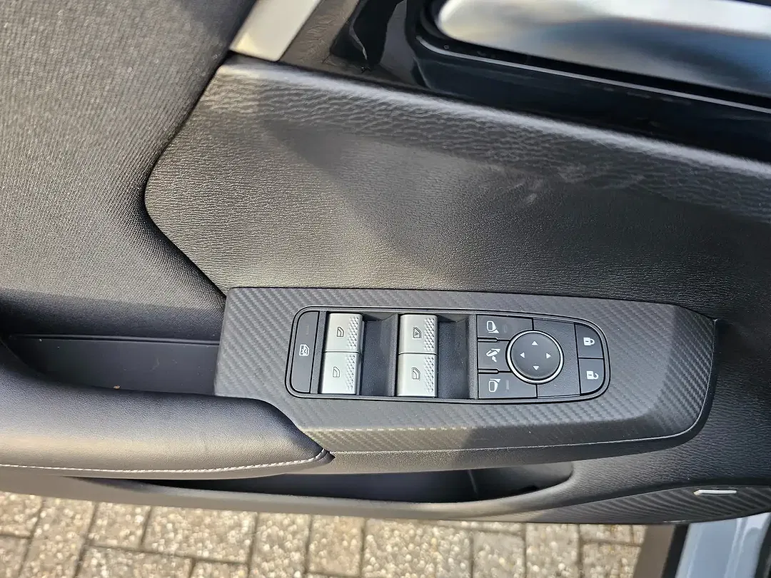 Mitsubishi Outlander - Thumbnail 11