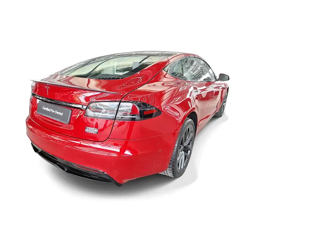 Tesla Model S - Thumbnail 10