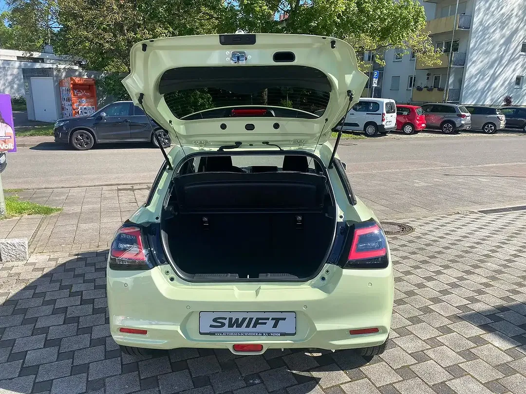 Suzuki Swift - Thumbnail 8