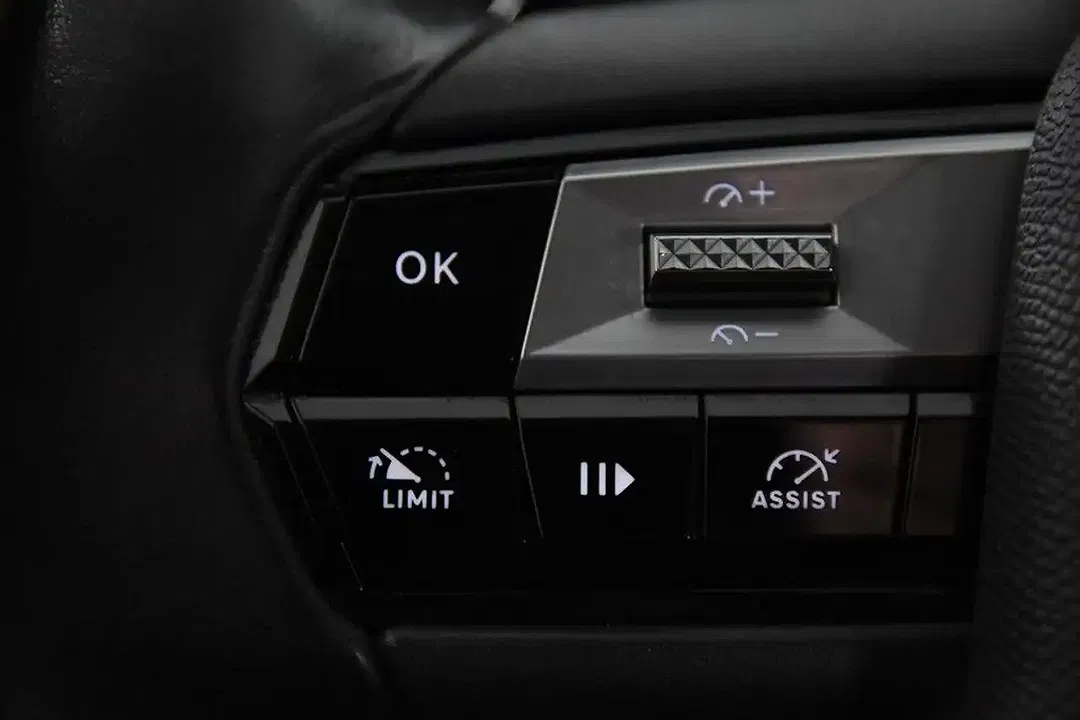 DS Automobiles DS 4 - Thumbnail 13