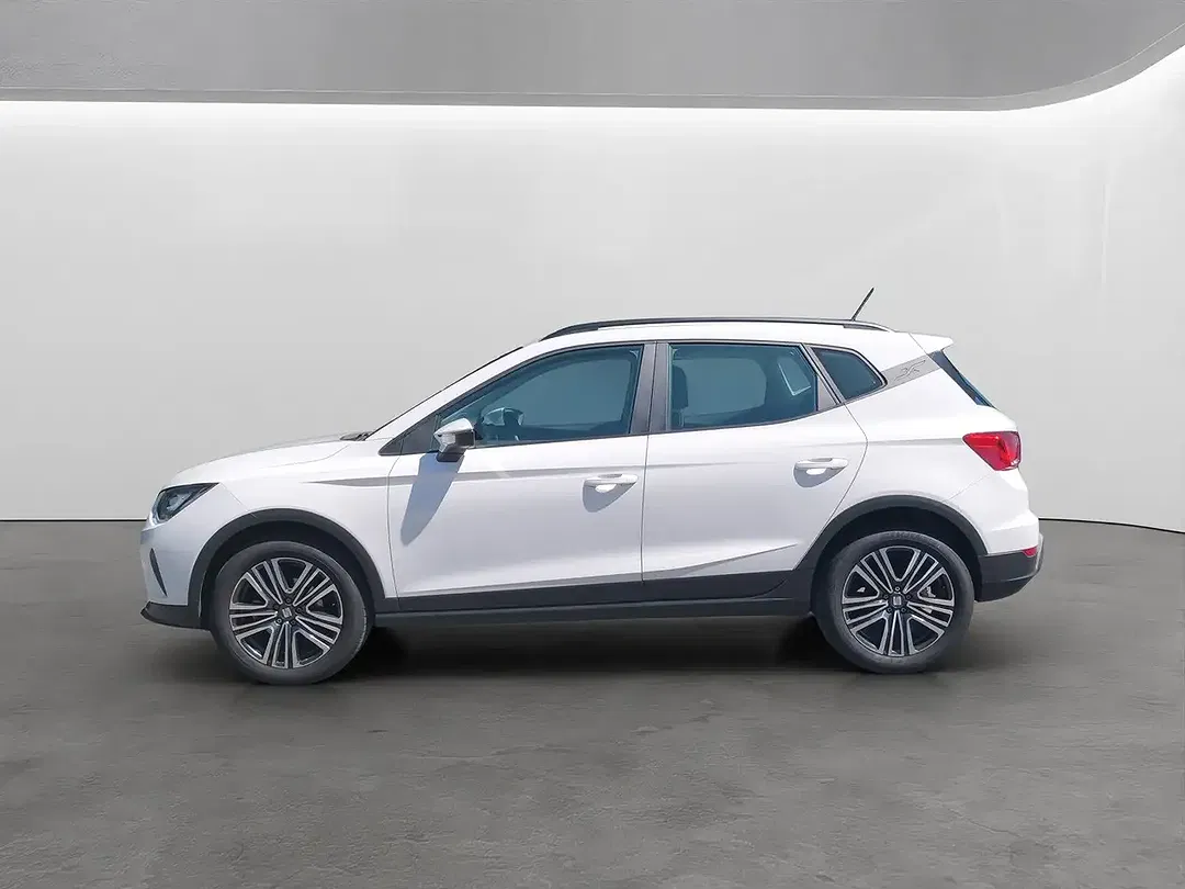 SEAT Arona - Thumbnail 4