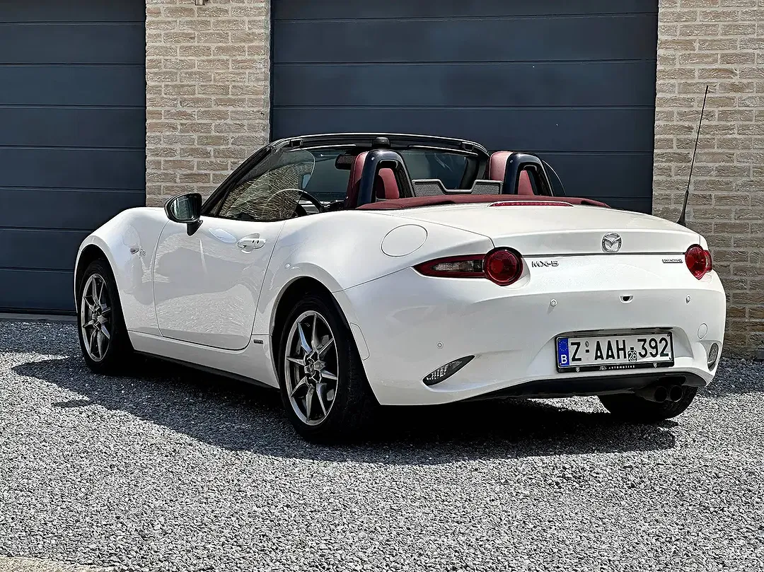 Mazda MX-5 - Thumbnail 3