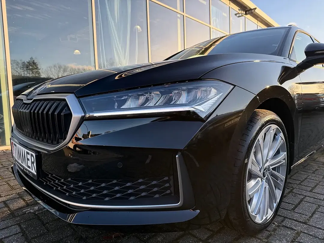 Skoda Superb - Thumbnail 4
