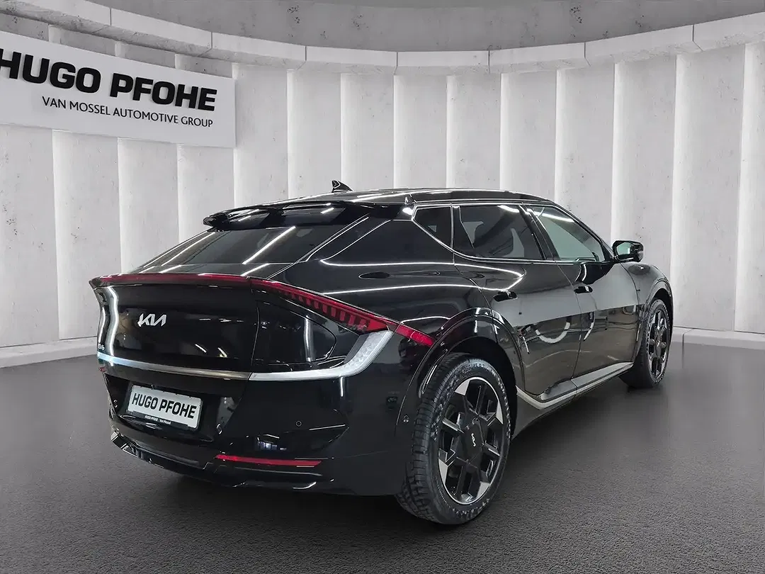Kia EV6 - Thumbnail 13