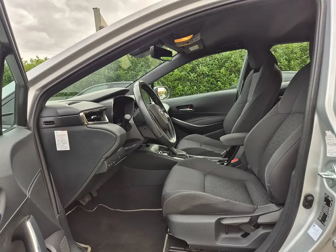 Toyota Corolla - Thumbnail 7