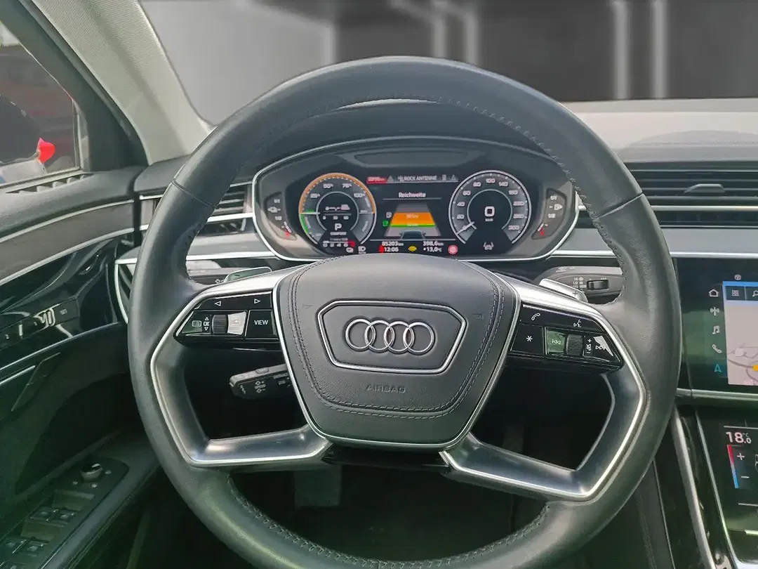 Audi A8 - Thumbnail 12