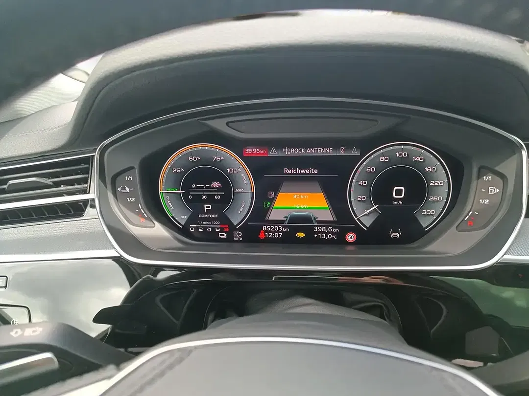 Audi A8 - Thumbnail 13