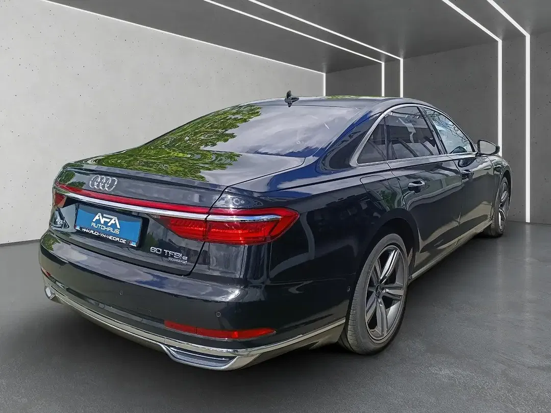 Audi A8 - Thumbnail 3