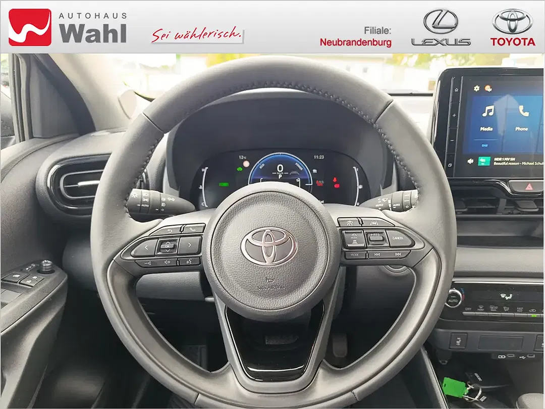 Toyota Yaris - Thumbnail 15