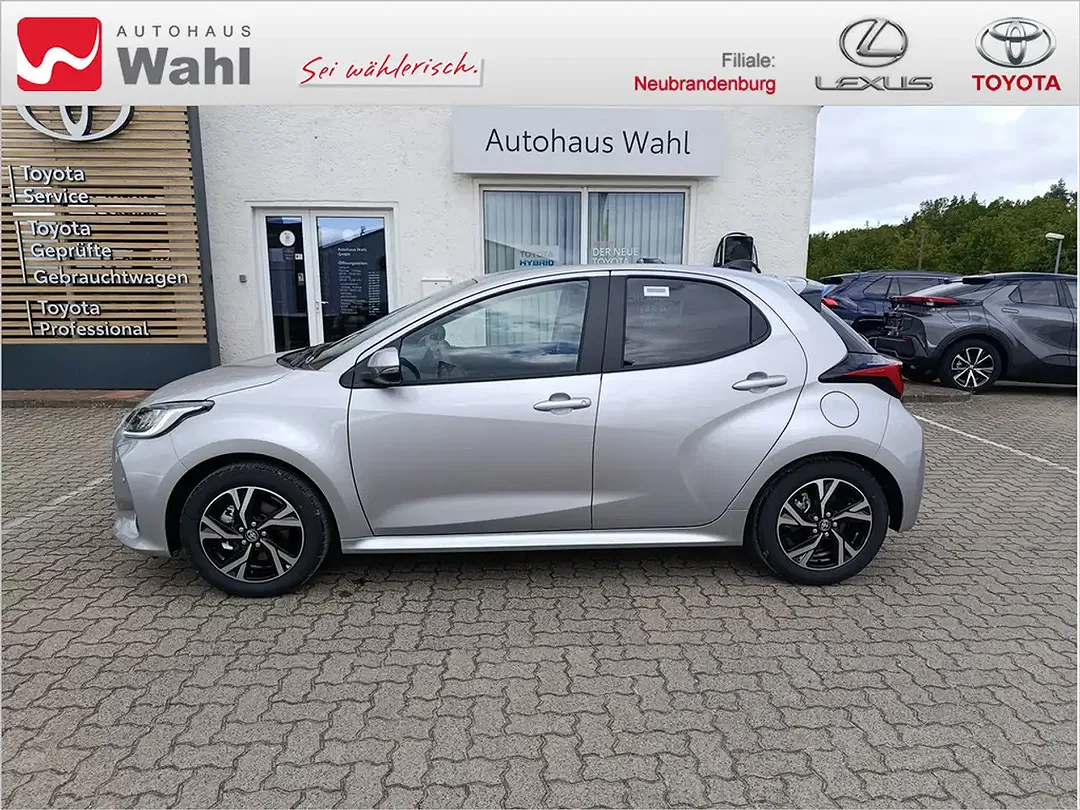 Toyota Yaris - Thumbnail 3