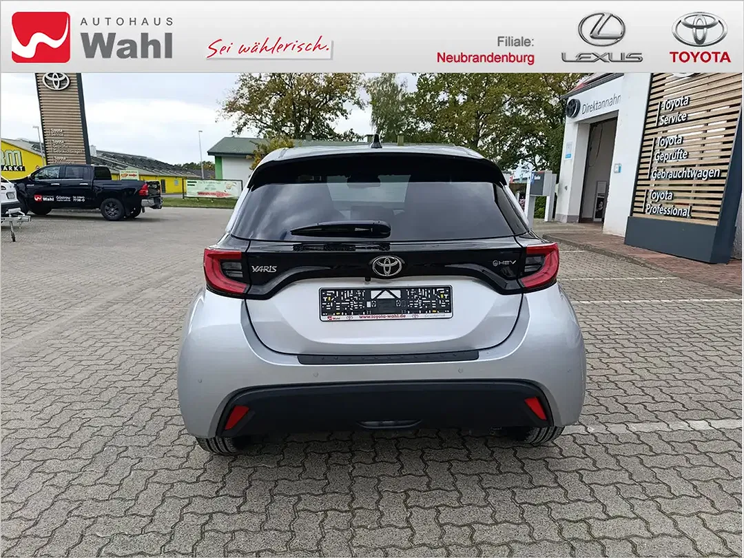 Toyota Yaris - Thumbnail 4