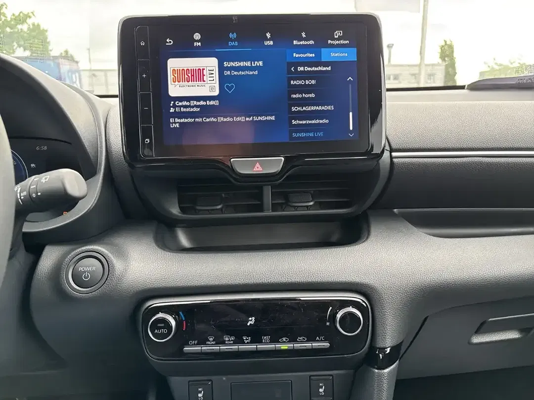 Toyota Yaris - Thumbnail 14