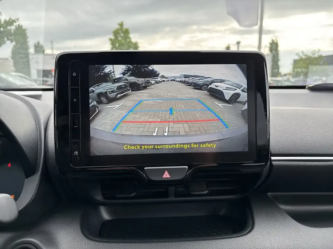 Toyota Yaris - Thumbnail 15