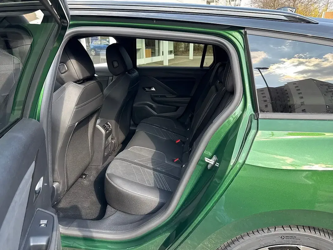 Opel Astra - Thumbnail 10