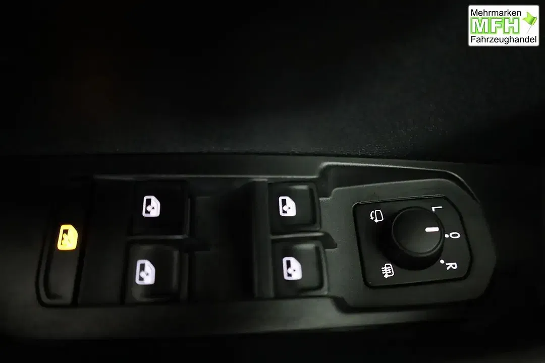 Skoda Karoq - Thumbnail 7