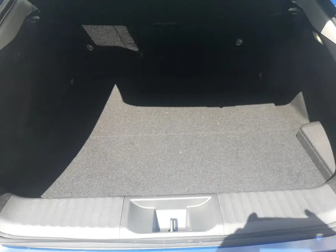 Toyota Prius - Thumbnail 13