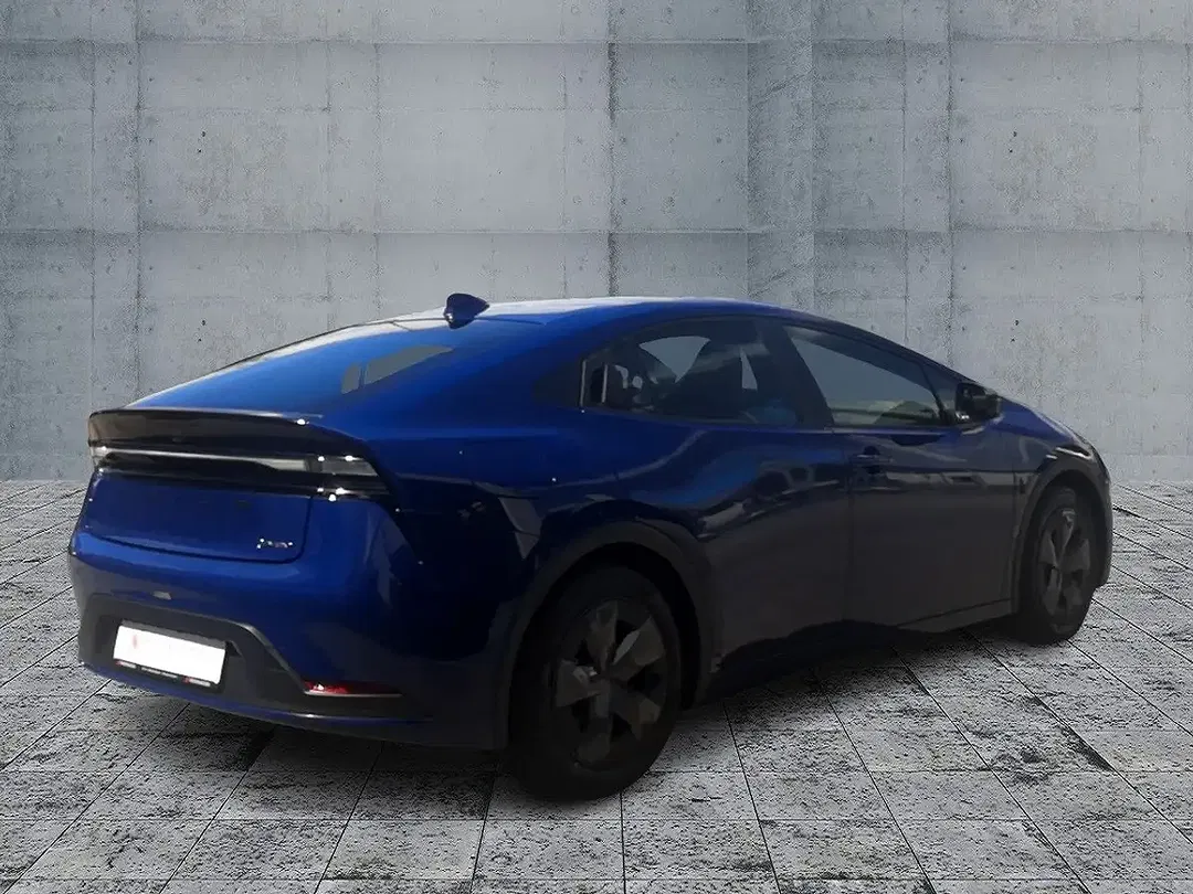 Toyota Prius - Thumbnail 5