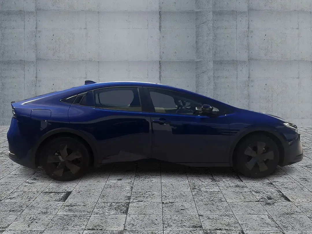 Toyota Prius - Thumbnail 6