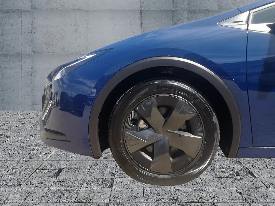 Toyota Prius - Thumbnail 7