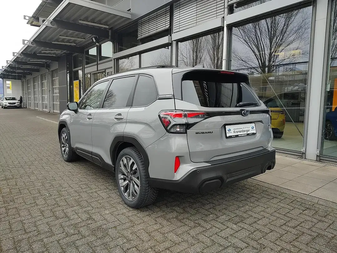 Subaru Forester - Thumbnail 3