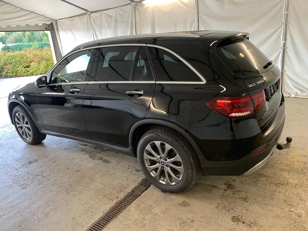 Mercedes-Benz GLC 300 - Thumbnail 10