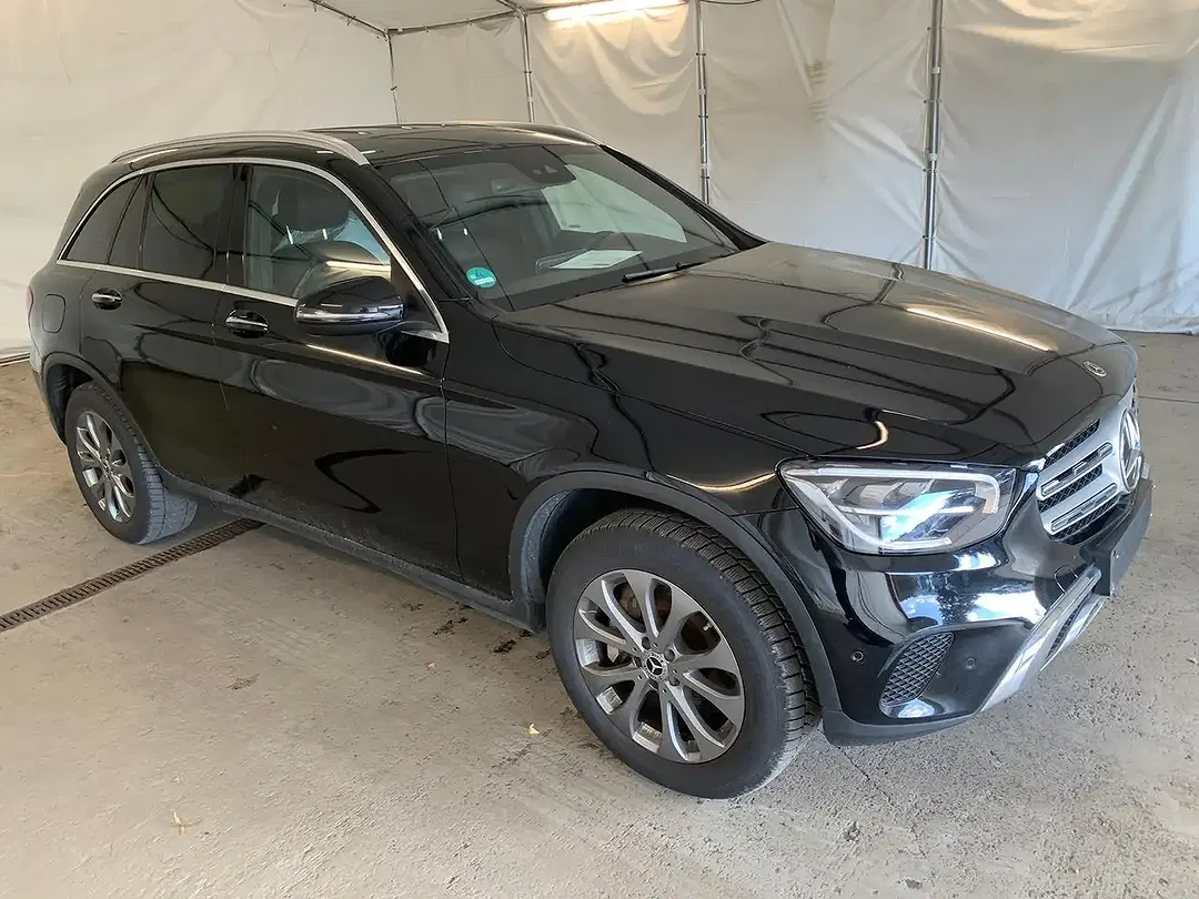 Mercedes-Benz GLC 300 - Thumbnail 2