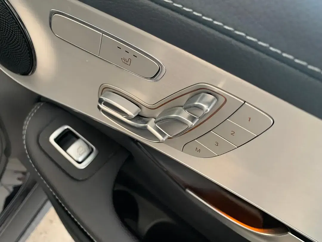 Mercedes-Benz GLC 300 - Thumbnail 4