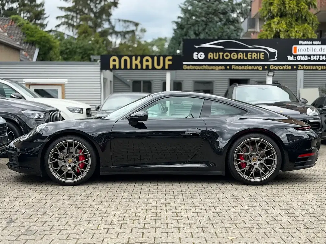 Porsche 992 - Thumbnail 4