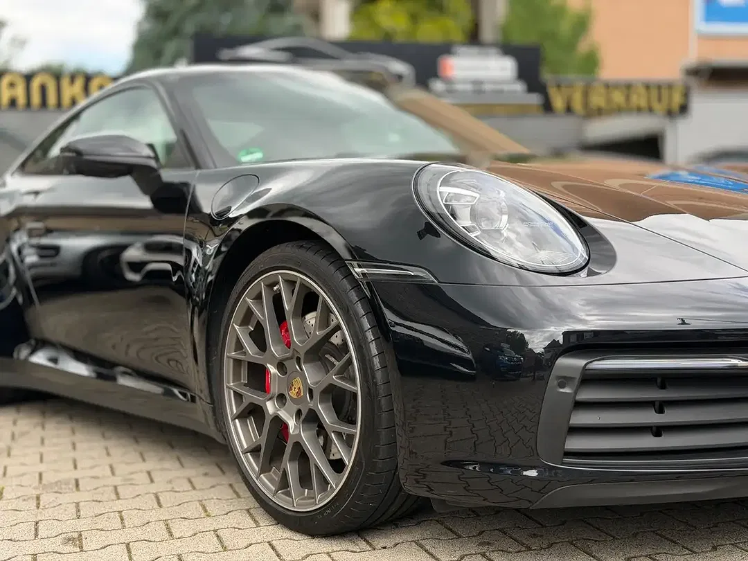 Porsche 992 - Thumbnail 8