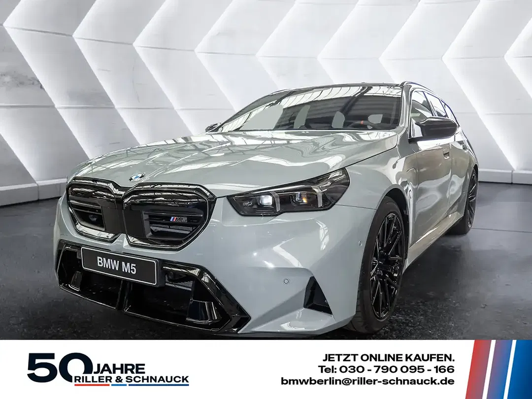 BMW M5 - Thumbnail 1