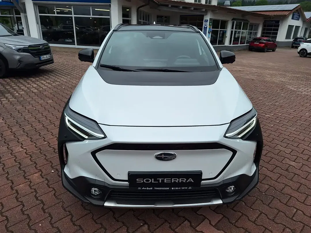Subaru Solterra - Thumbnail 8