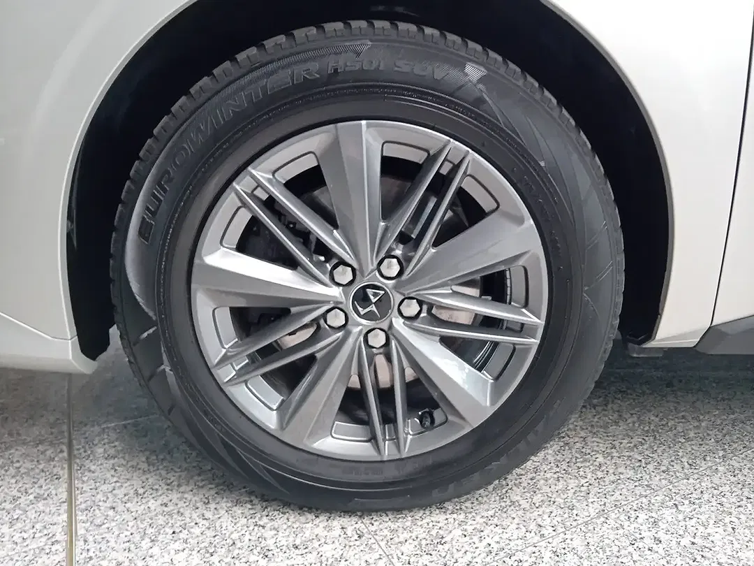 DS Automobiles DS 4 - Thumbnail 10