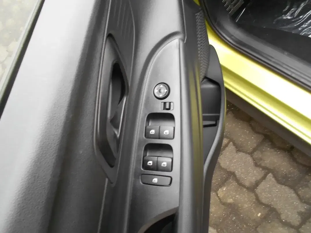 Hyundai i20 - Thumbnail 11