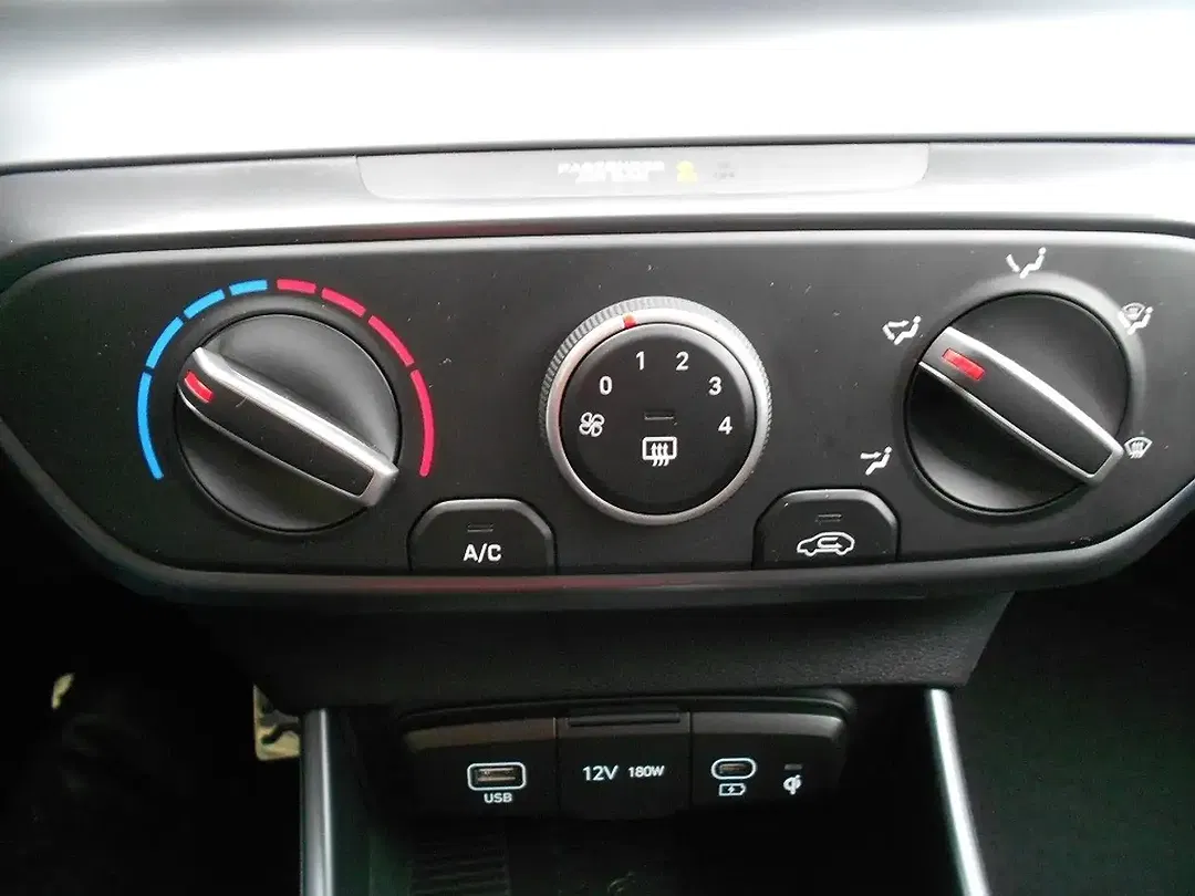 Hyundai i20 - Thumbnail 13