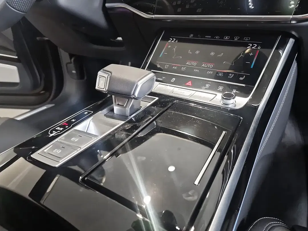 Audi S8 - Thumbnail 9