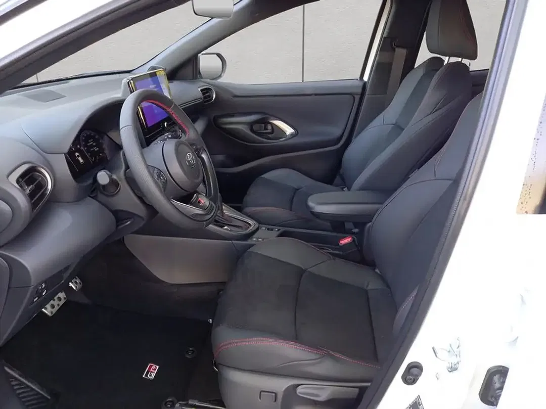 Toyota Yaris - Thumbnail 10