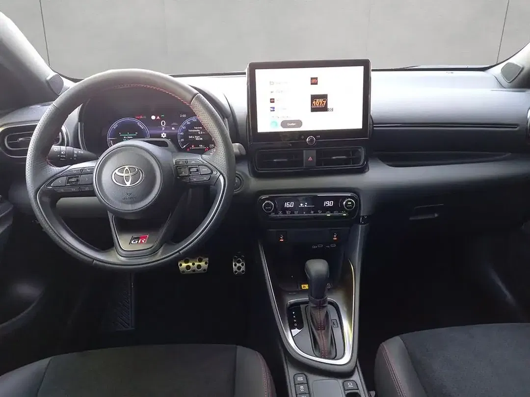 Toyota Yaris - Thumbnail 13