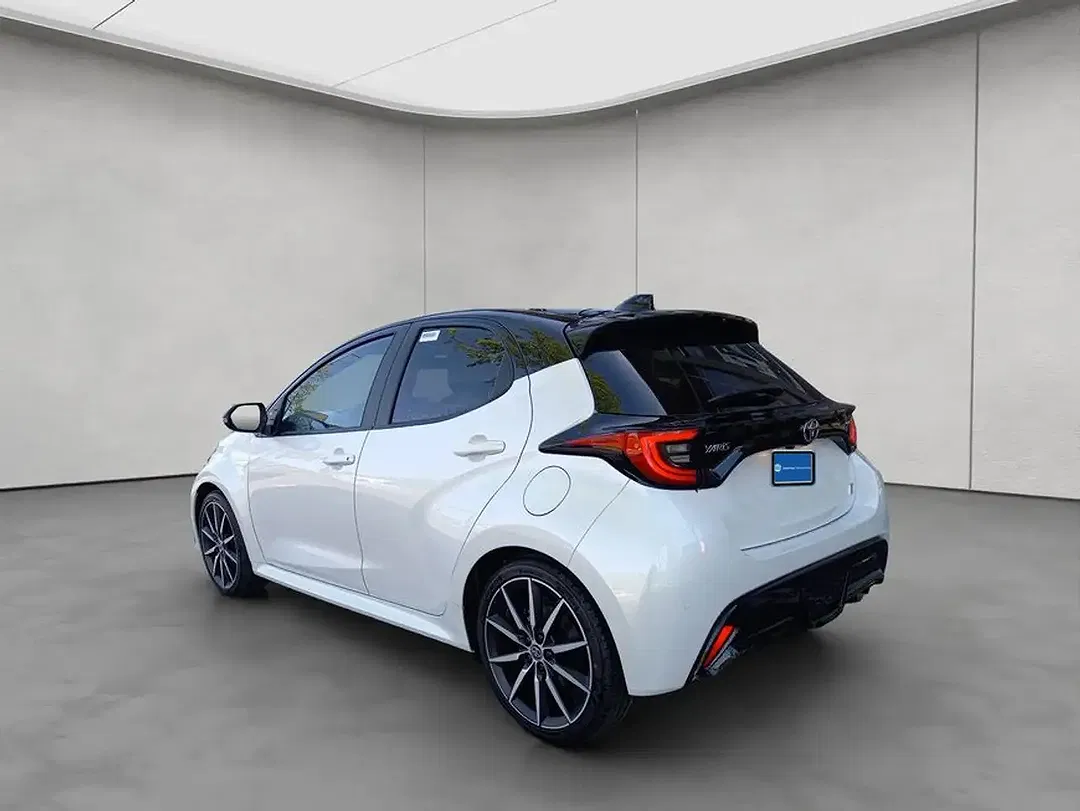 Toyota Yaris - Thumbnail 3