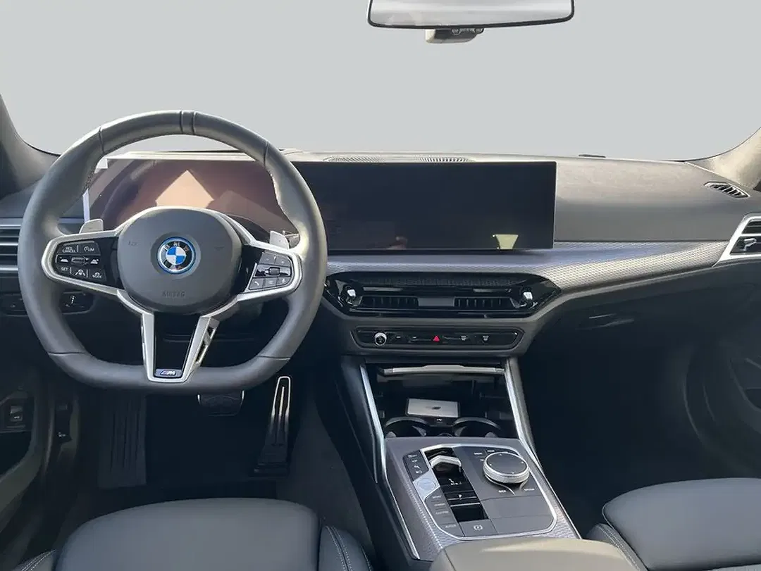 BMW 330 - Thumbnail 11