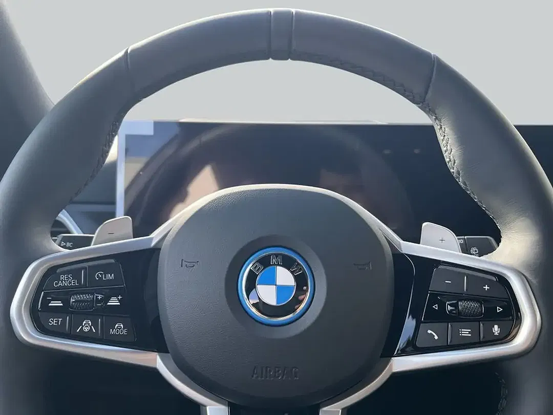 BMW 330 - Thumbnail 13