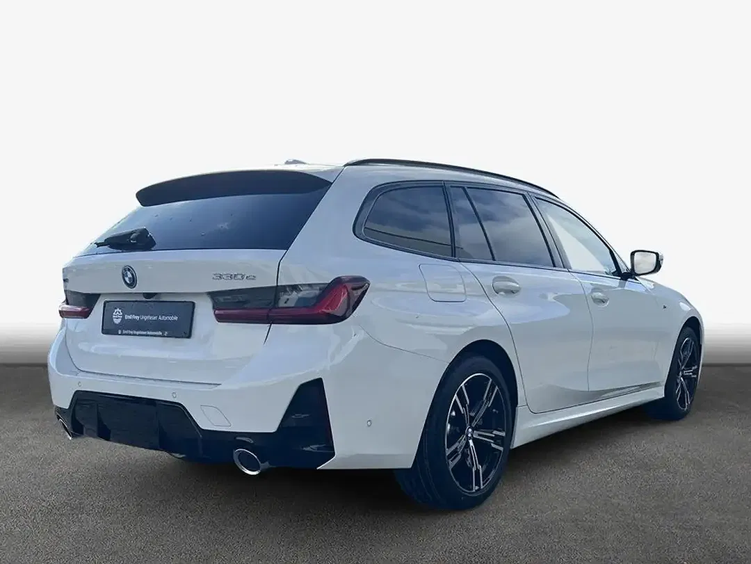 BMW 330 - Thumbnail 2