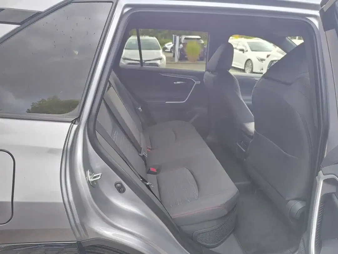 Toyota RAV 4 - Thumbnail 13